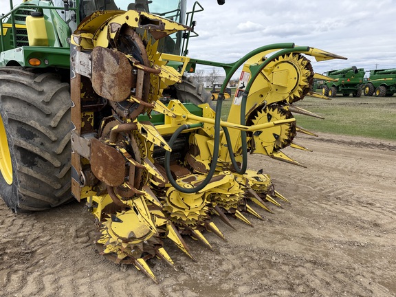  John Deere 698