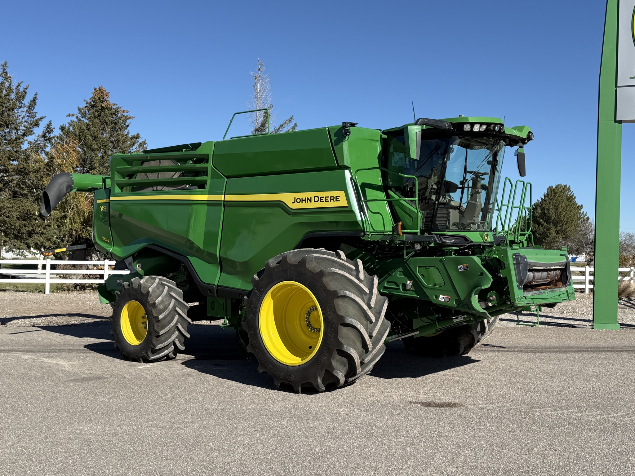 2023 John Deere X9 1100 Image 7