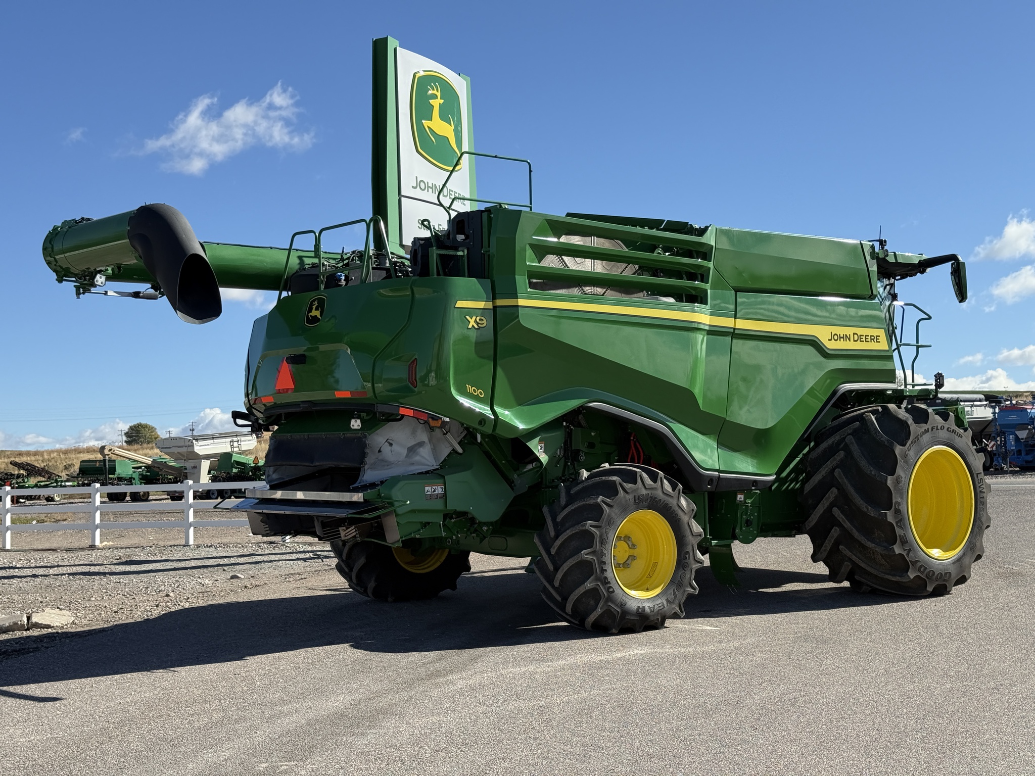 2023 John Deere X9 1100 Image 5