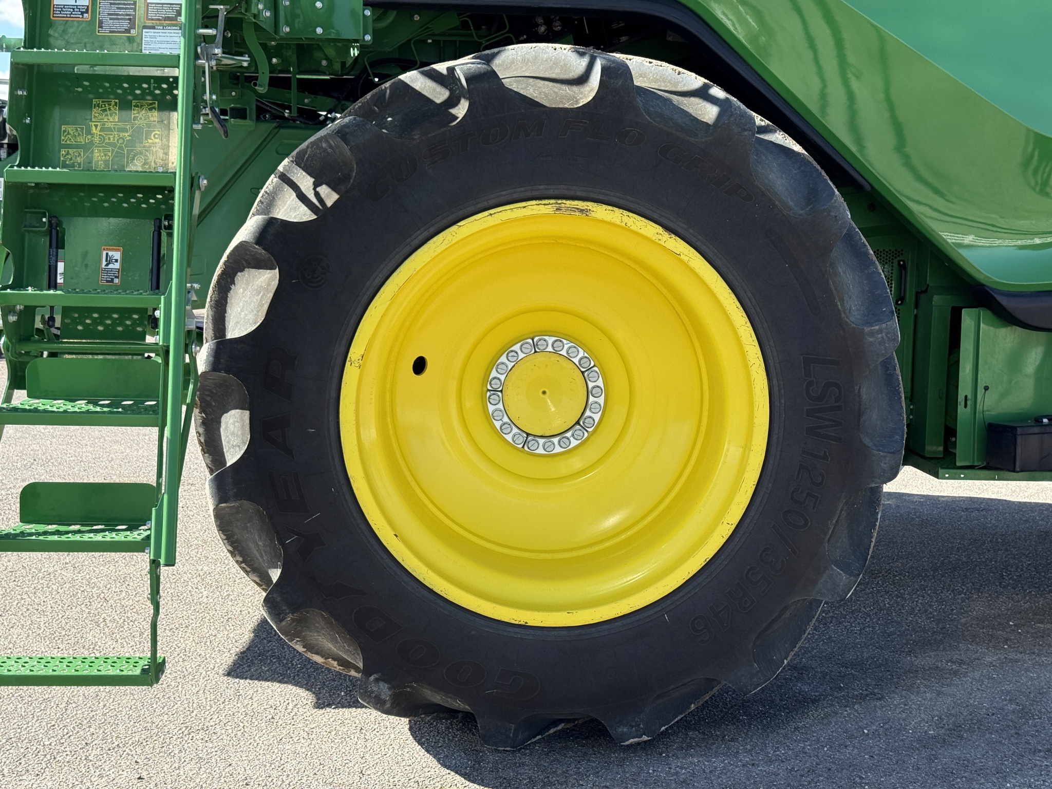 2023 John Deere X9 1100 Image 38