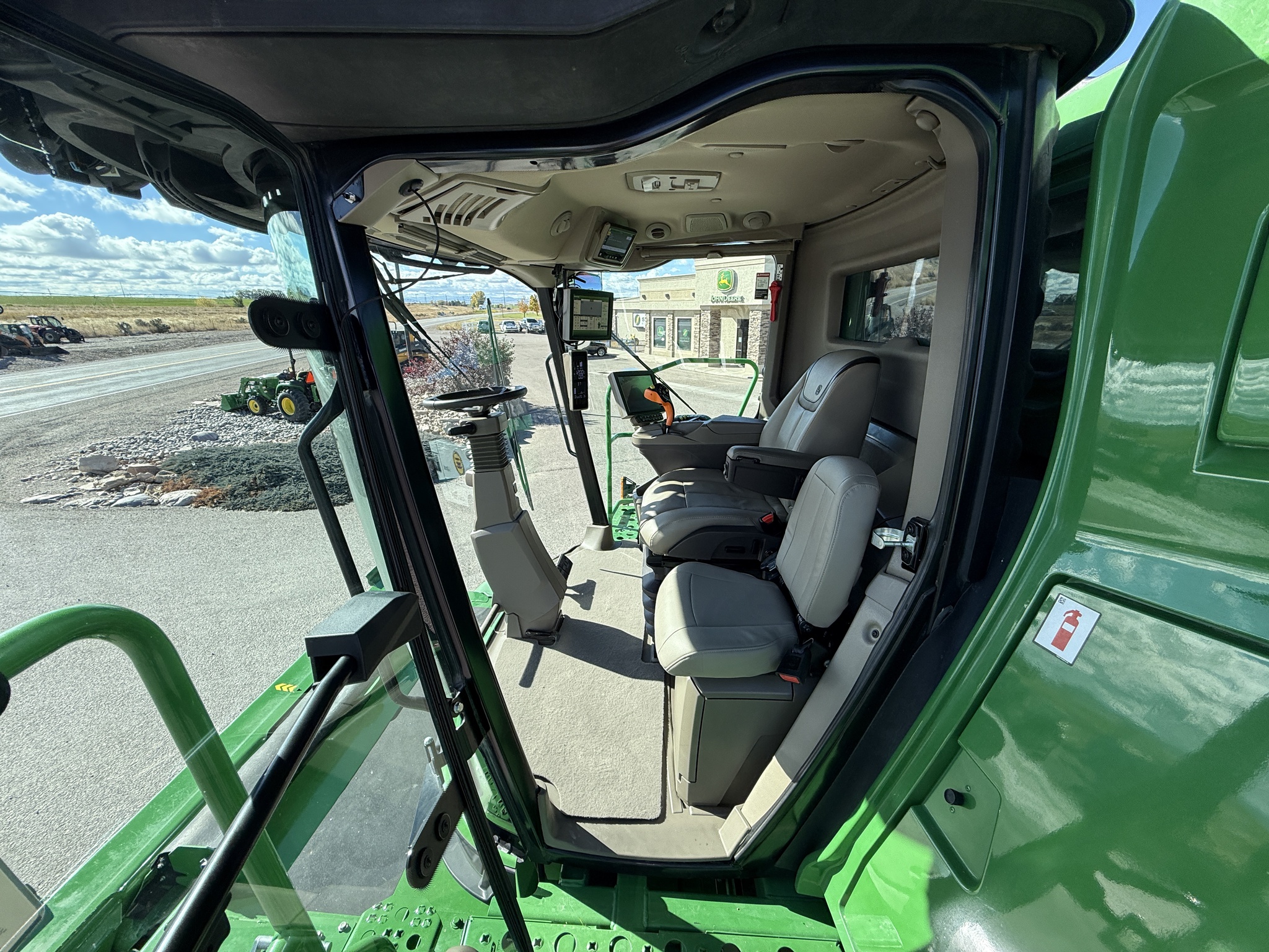 2023 John Deere X9 1100 Image 9