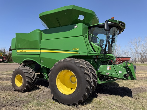  John Deere S780
