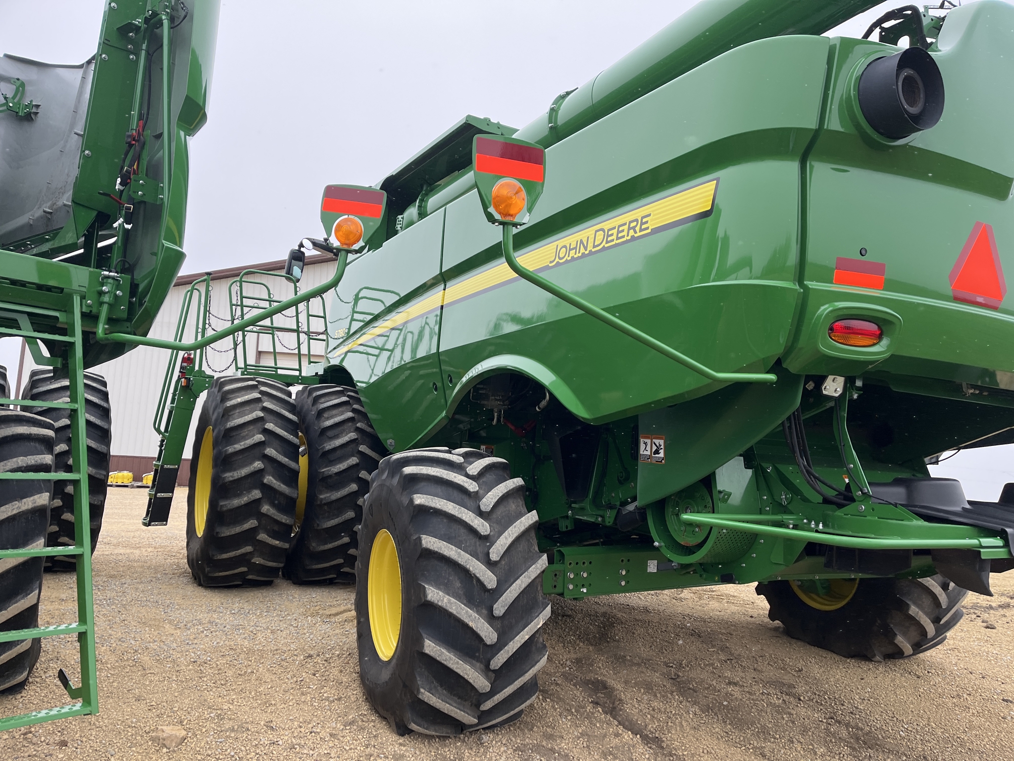  2022 John Deere S780 at Heritage Tractor in Dixon, IL