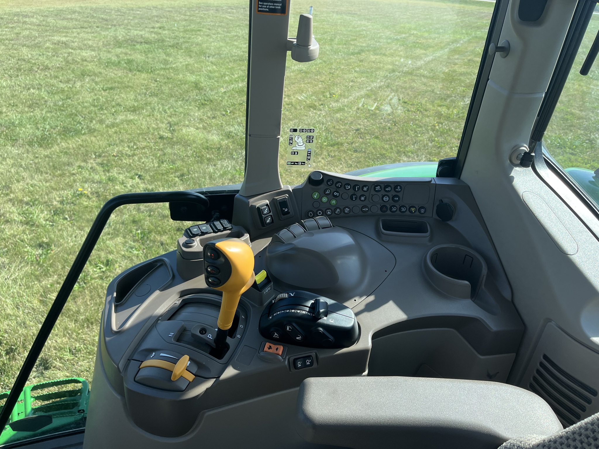  2024 John Deere 6140M at Heritage Tractor in Streator, IL