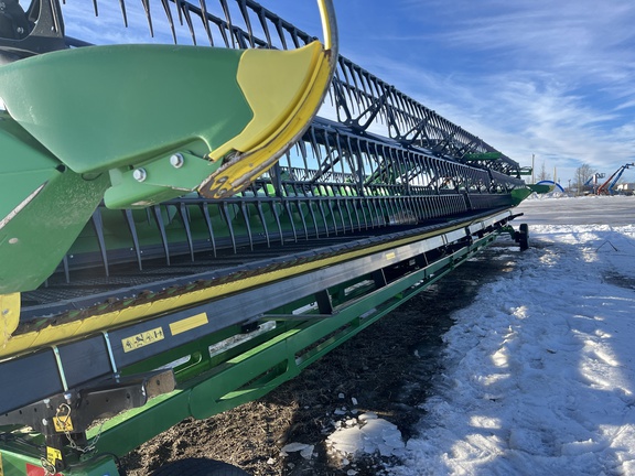 Used 2024 John Deere HD50R Combine Platforms at Horizon Ag & Turf in High Prairie, AB - Photo9