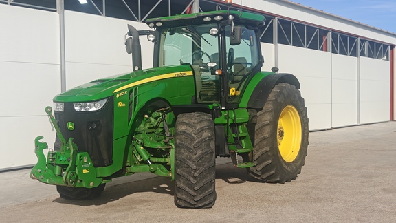 John Deere 8310R