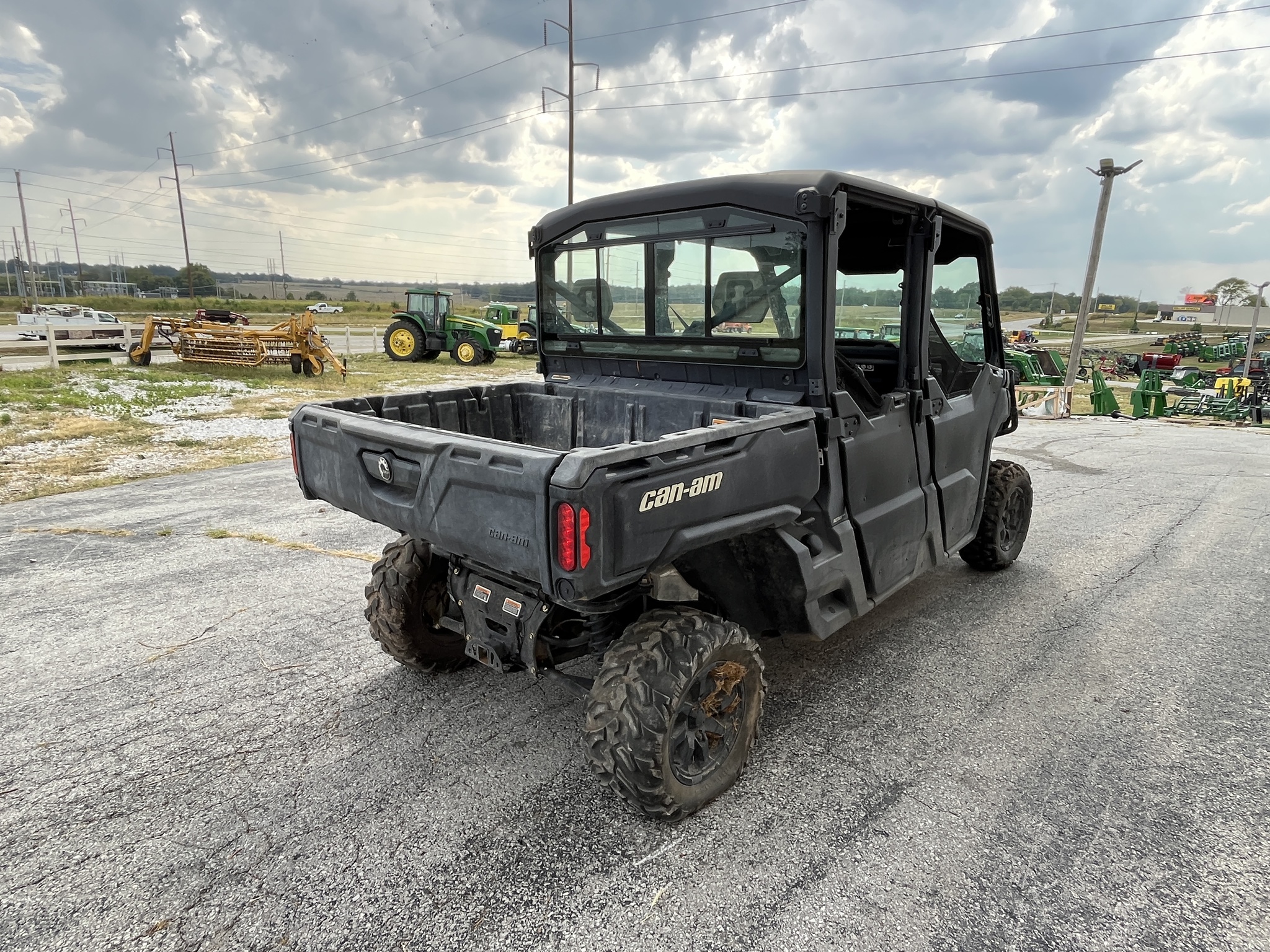  2023 Can-Am DEFENDER HD-10 DPS at Heritage Tractor in Rogersville, MO