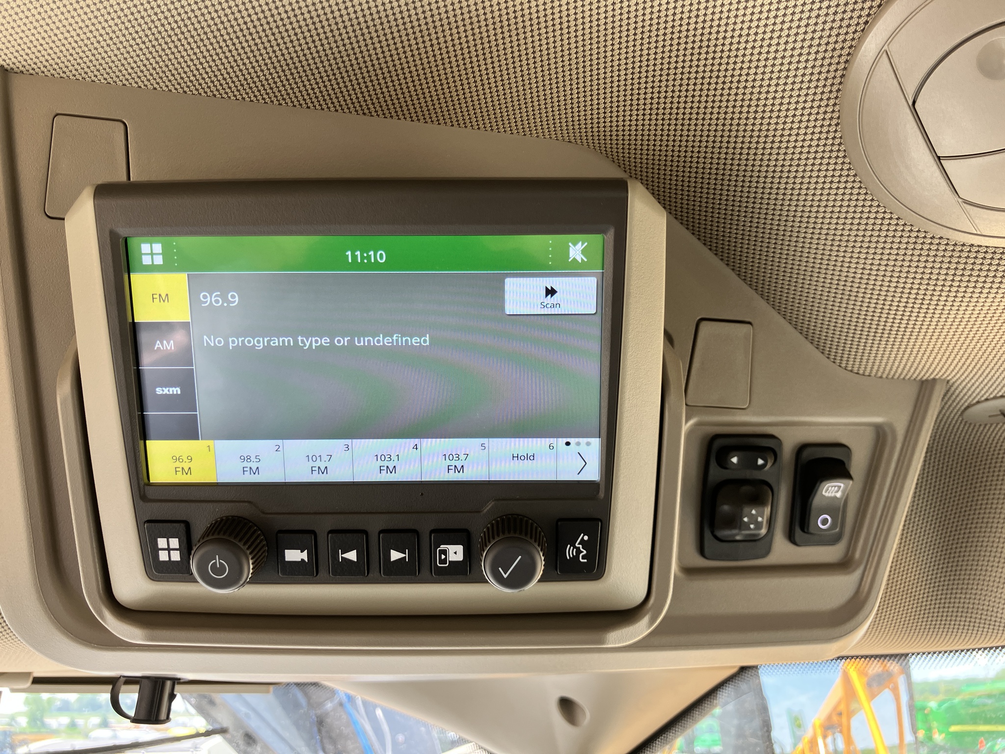 2024 Hagie STS12 Image 12