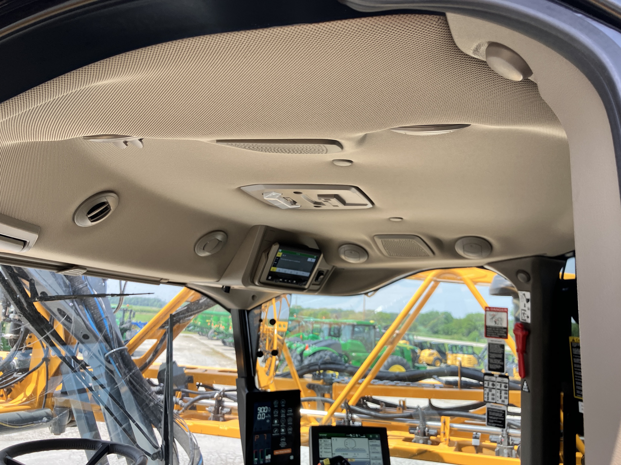 2024 Hagie STS12 Image 11