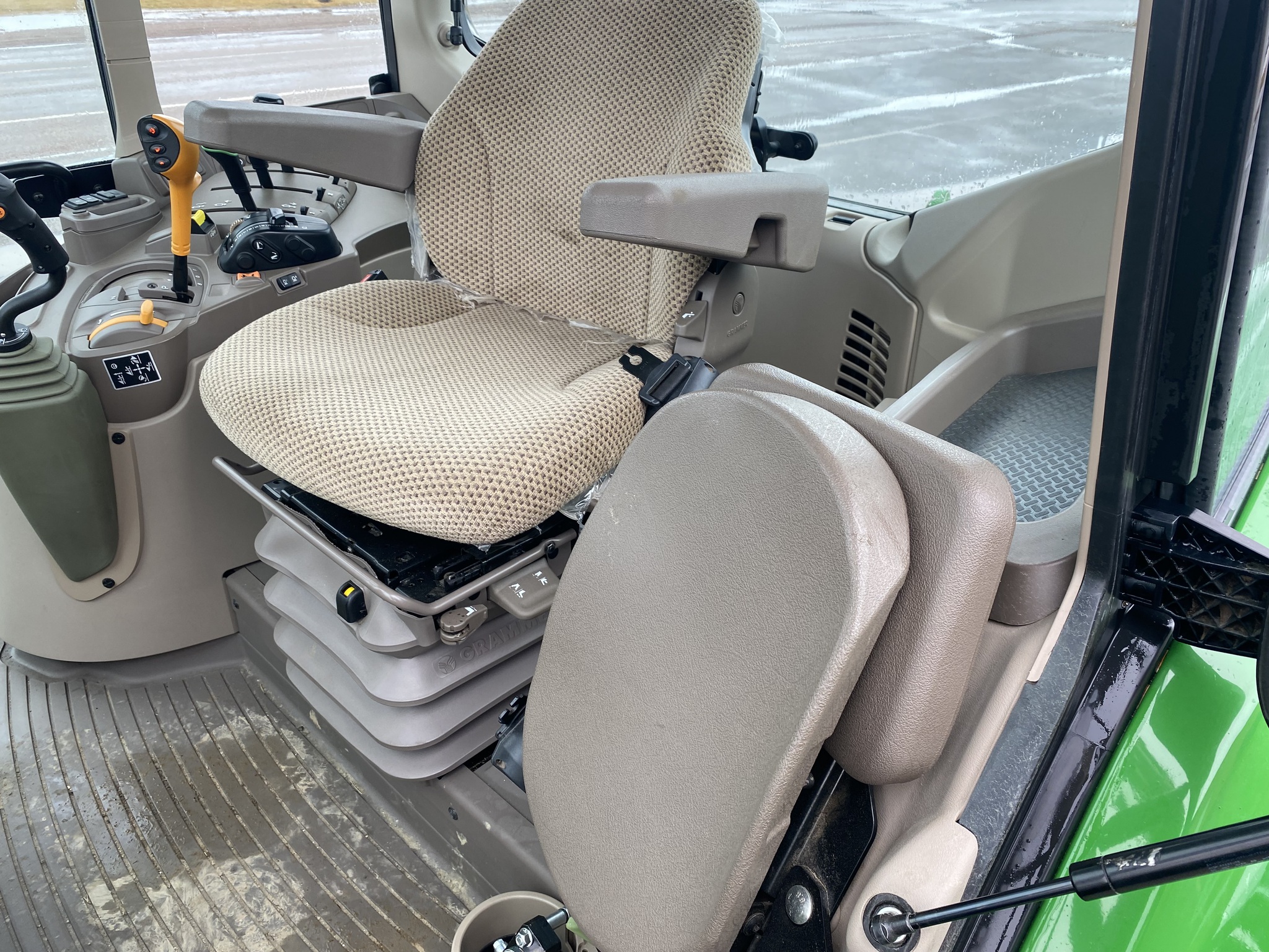 2024 John Deere 6120M Image 16