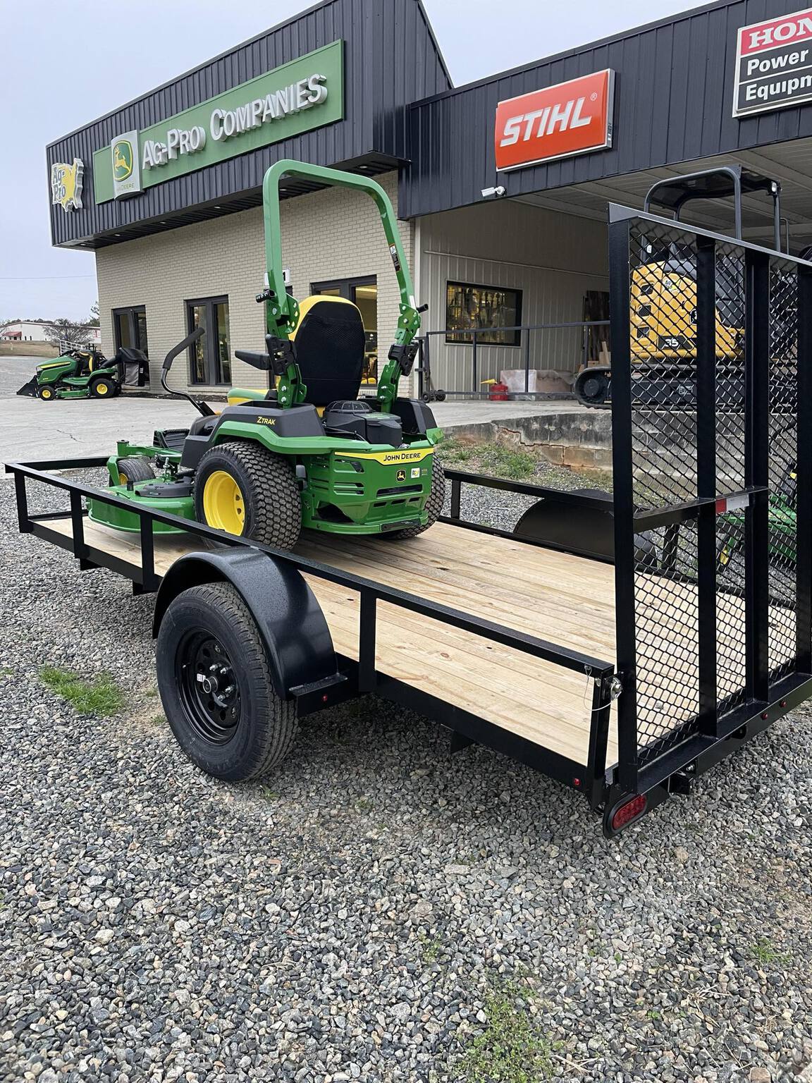 2025 John Deere Z530R Image 4