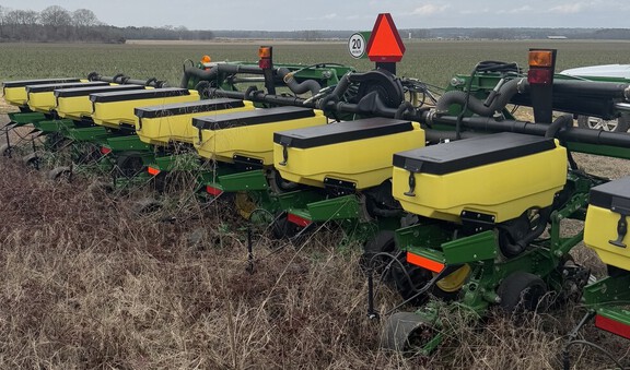 2022 John Deere 1725 Photo 1