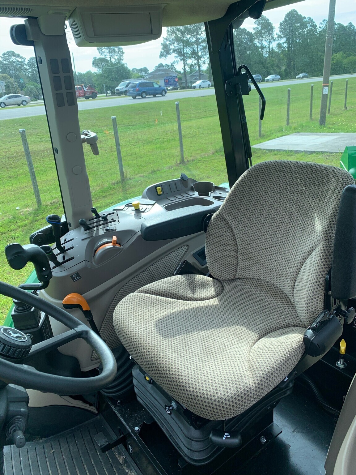 2025 John Deere 5090E Image 4
