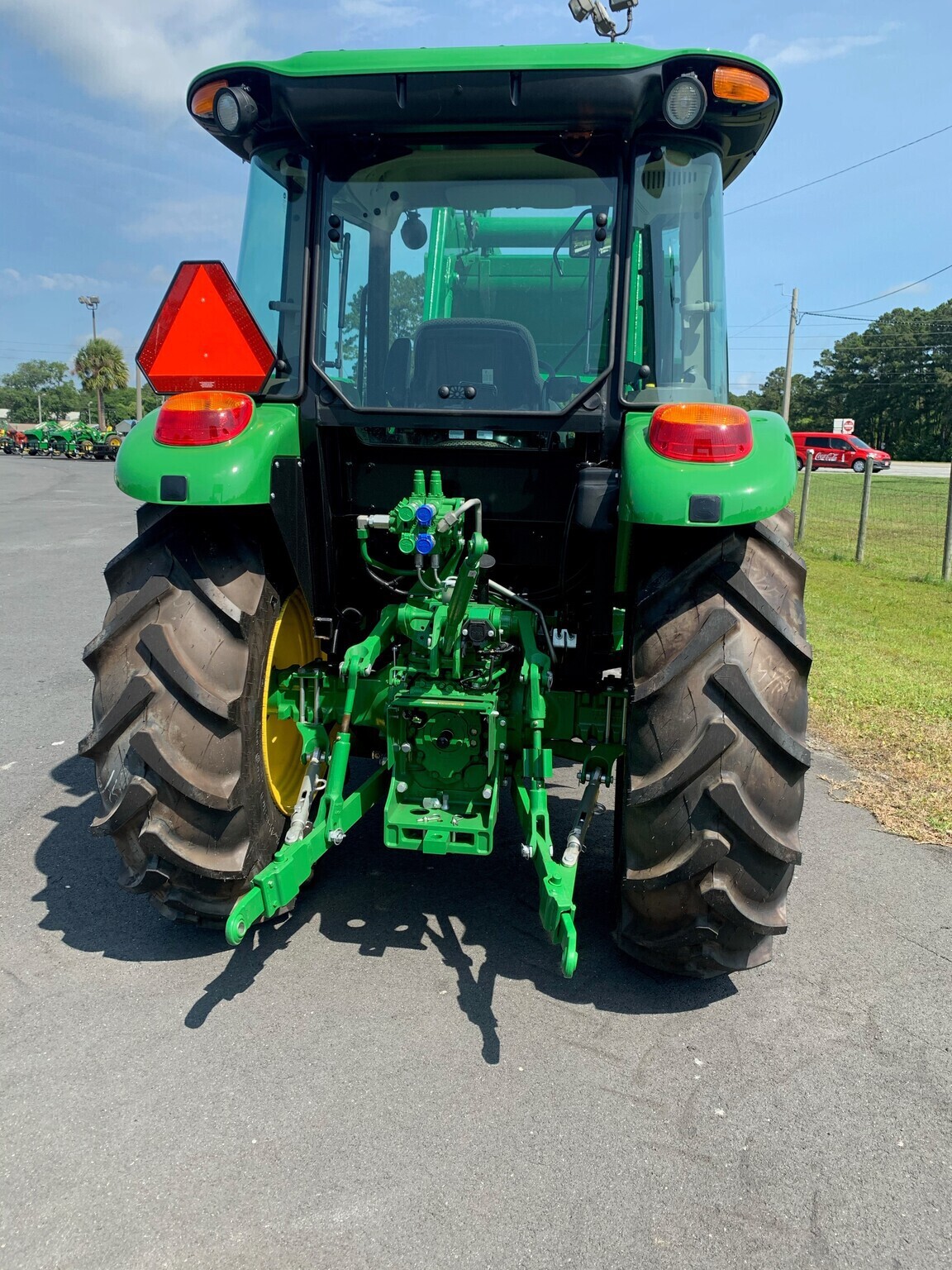 2025 John Deere 5090E Image 3
