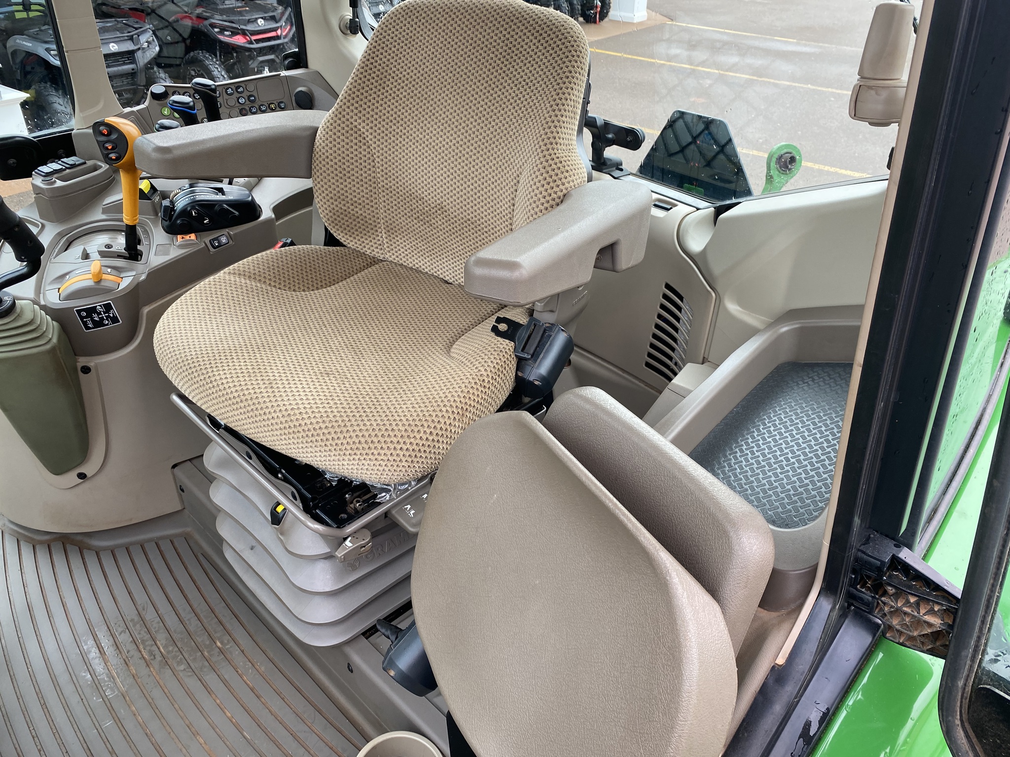 2023 John Deere 6110M Image 14