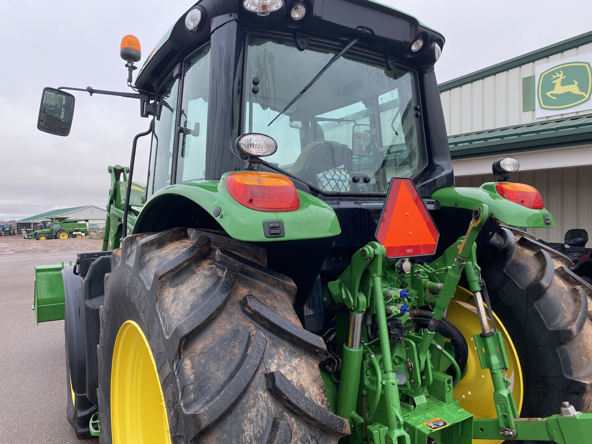 2023 John Deere 6110M Image 4