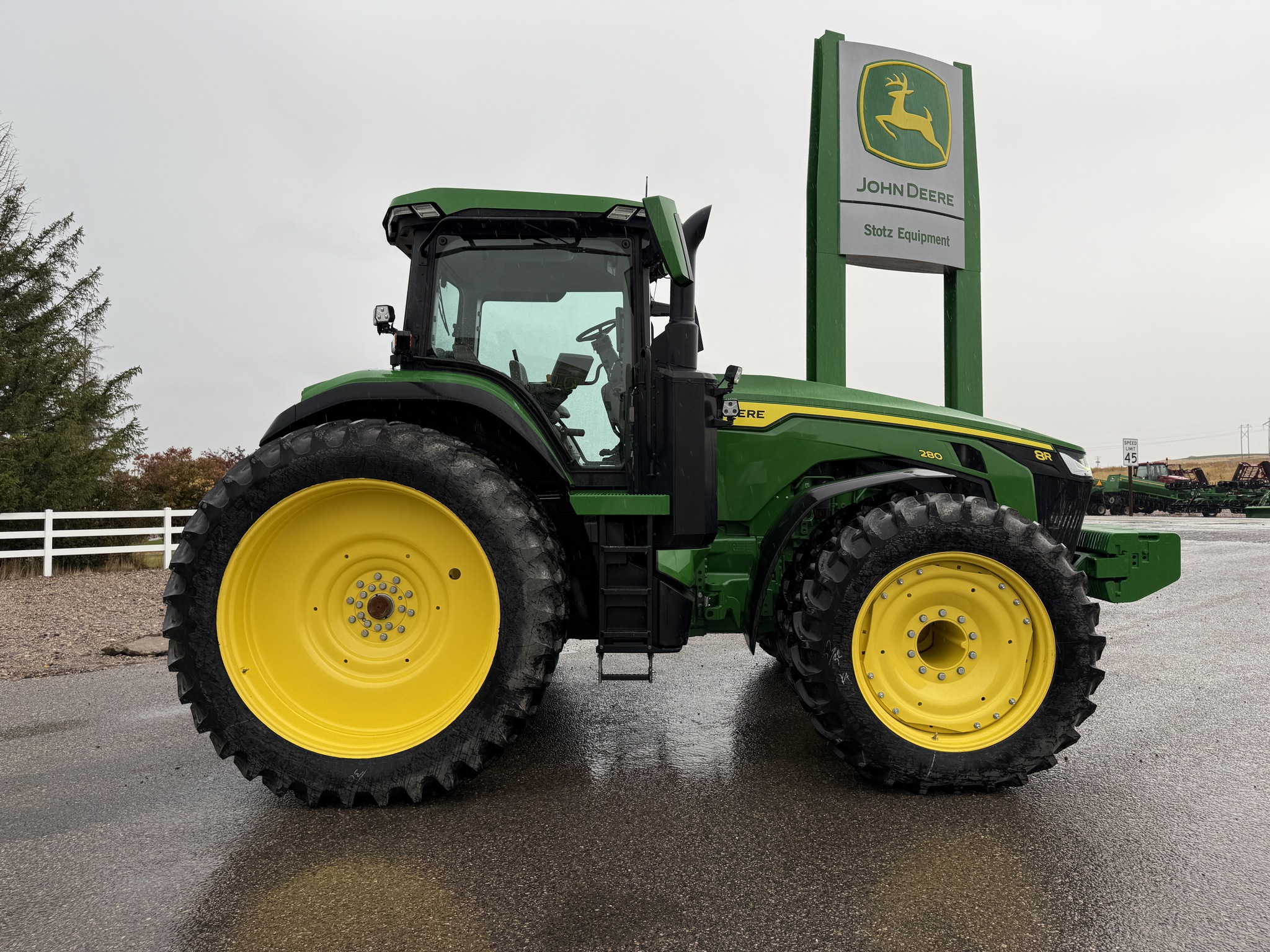 2023 John Deere 8R 280 Image 6