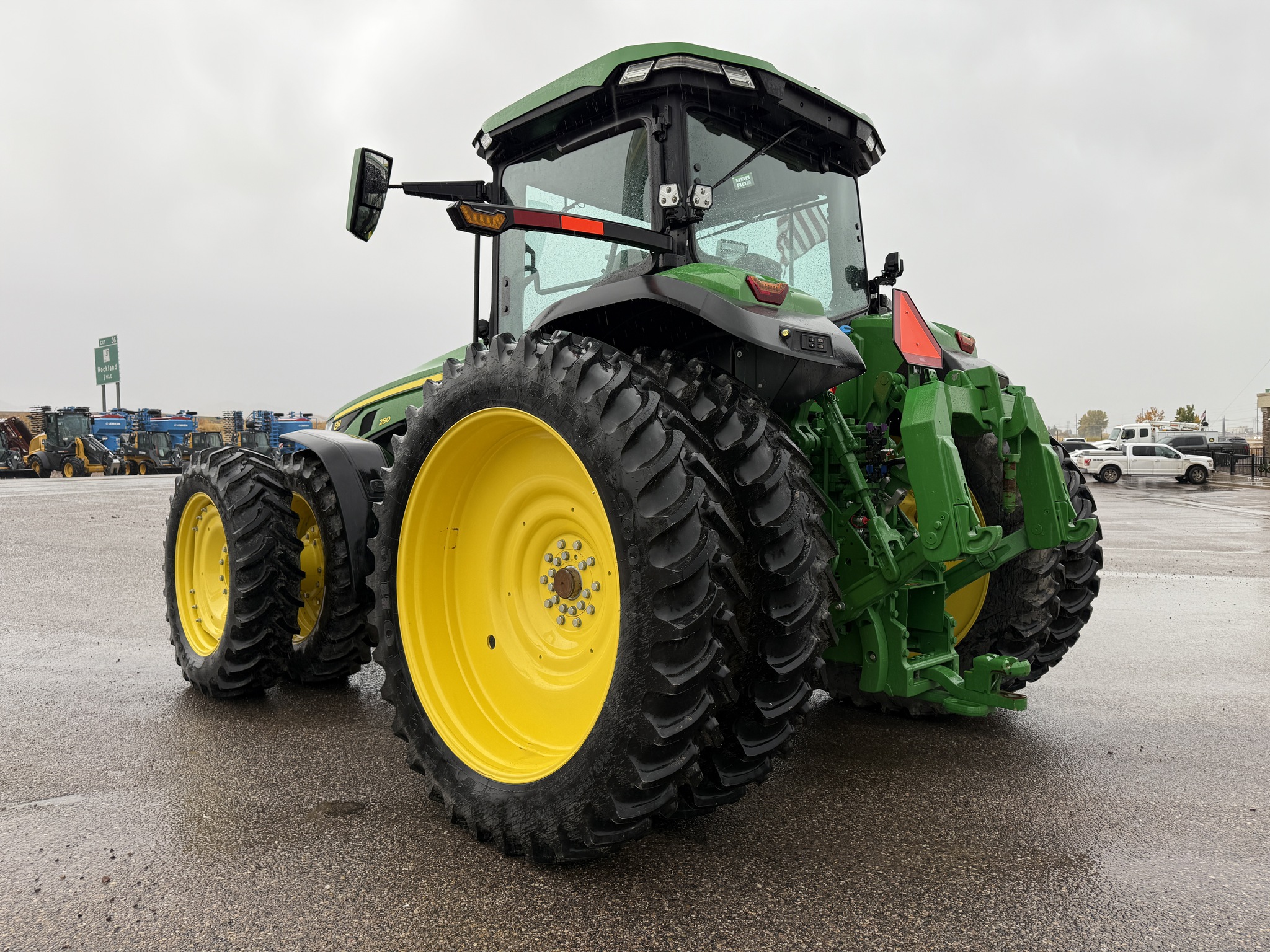 2023 John Deere 8R 280 Image 3