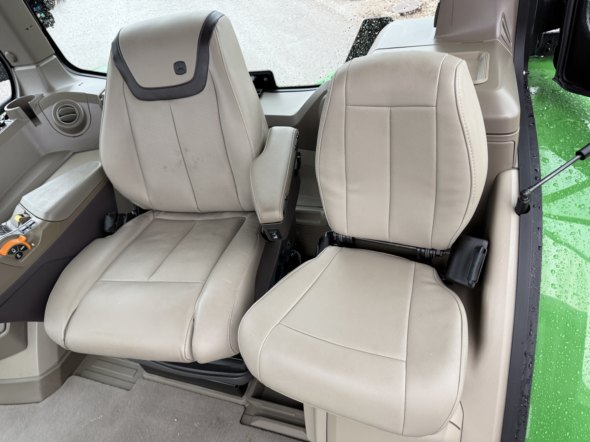 2023 John Deere 8R 280 Image 13