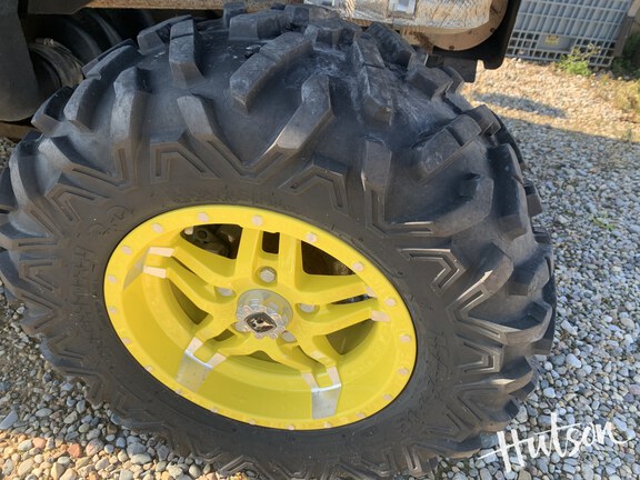 Photo of 2021 John Deere XUV 835R