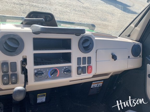 Photo of 2021 John Deere XUV 835R
