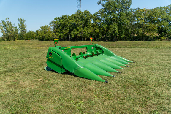 Used 2010 John Deere 606C Corn and Row Crop headers at Koenig Equipment in Anna, OH - Photo4