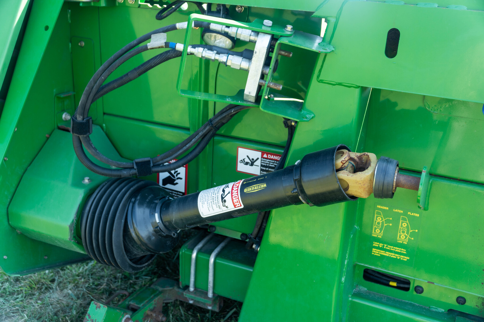 Used 2010 John Deere 606C Corn and Row Crop headers at Koenig Equipment in Anna, OH - PhotoXL8