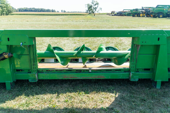 Used 2010 John Deere 606C Corn and Row Crop headers at Koenig Equipment in Anna, OH - Photo6