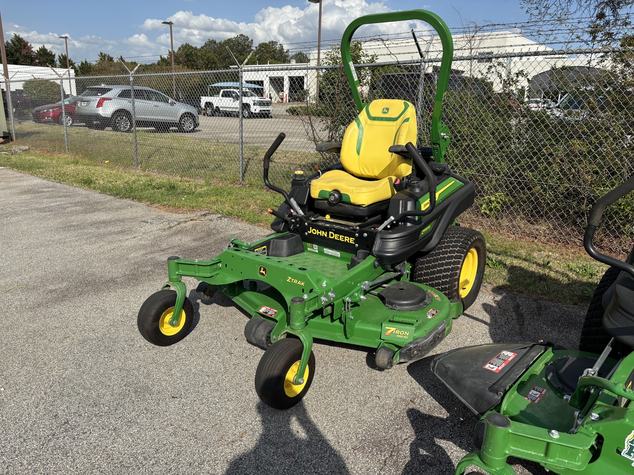2023 John Deere Z950M Image 2