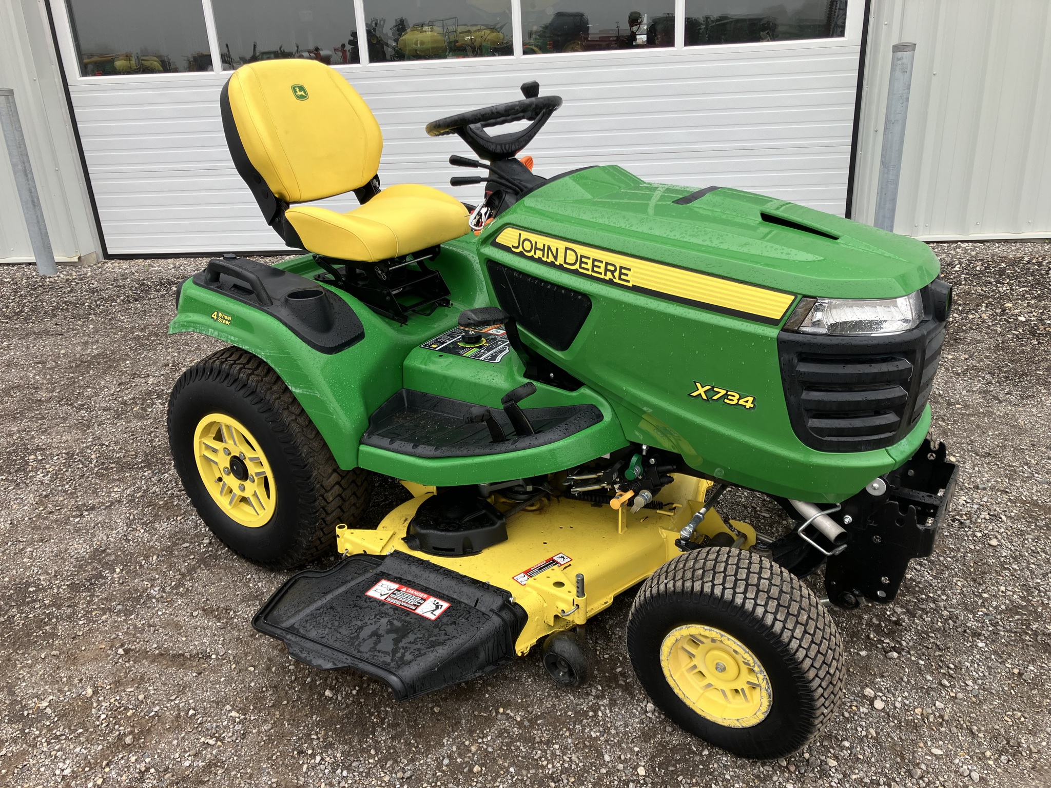 2020 John Deere X734 Image 2