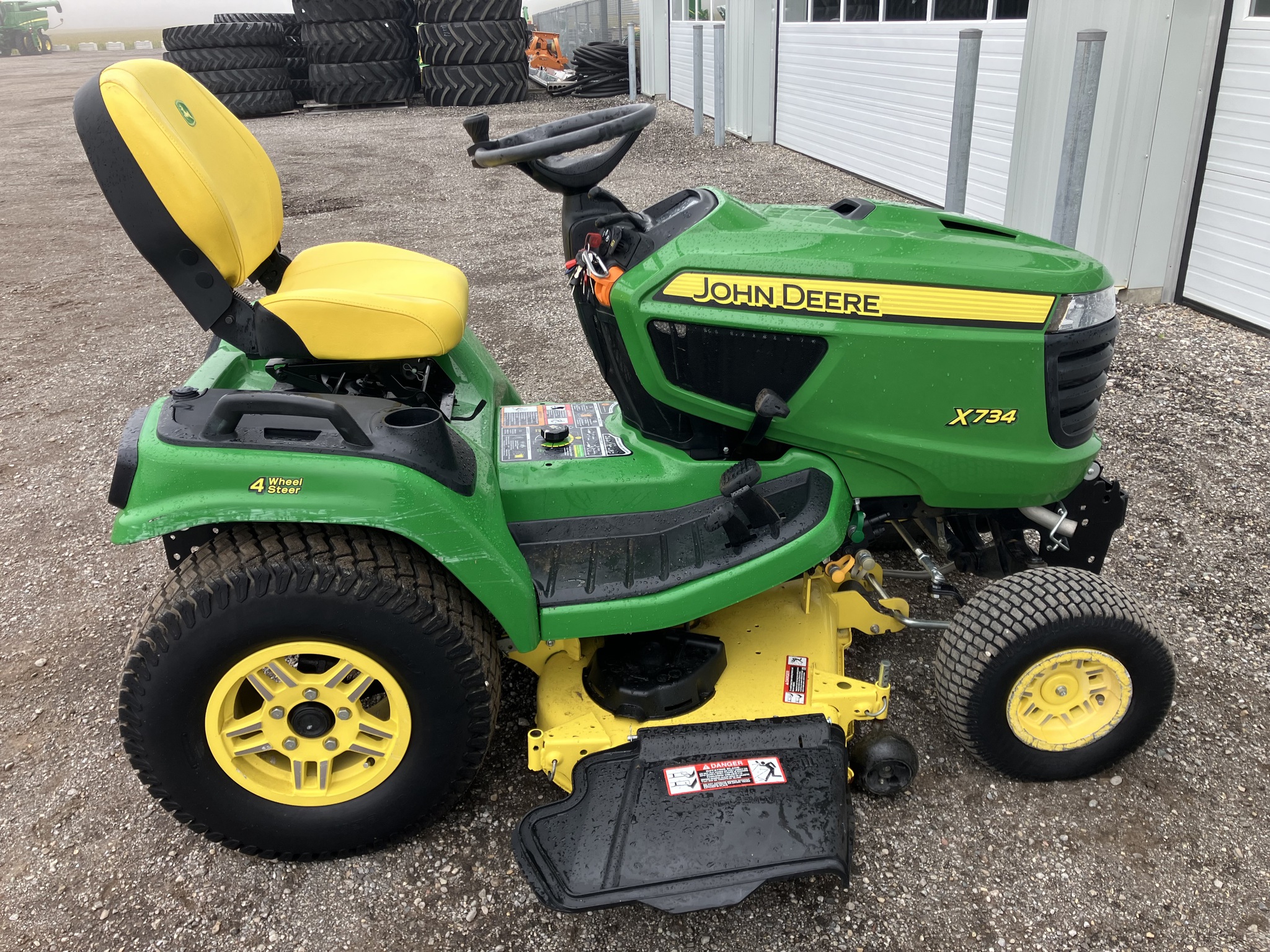 2020 John Deere X734 Image 6