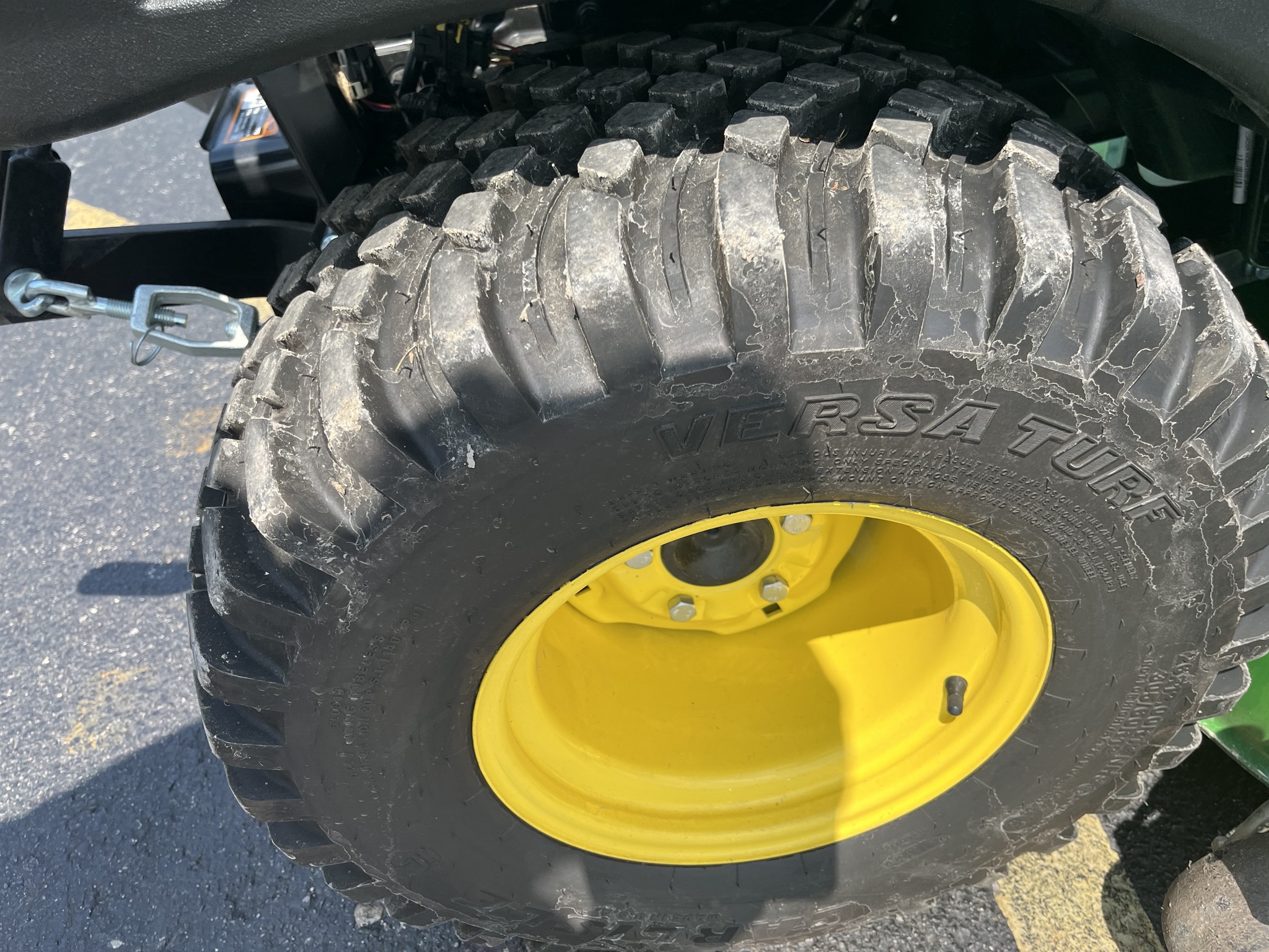 2023 John Deere 1025R Image 14
