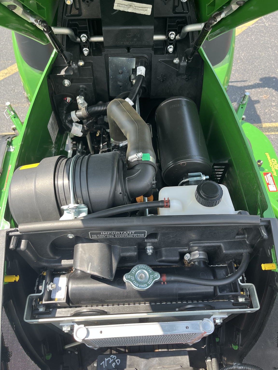 2023 John Deere 1025R Image 10