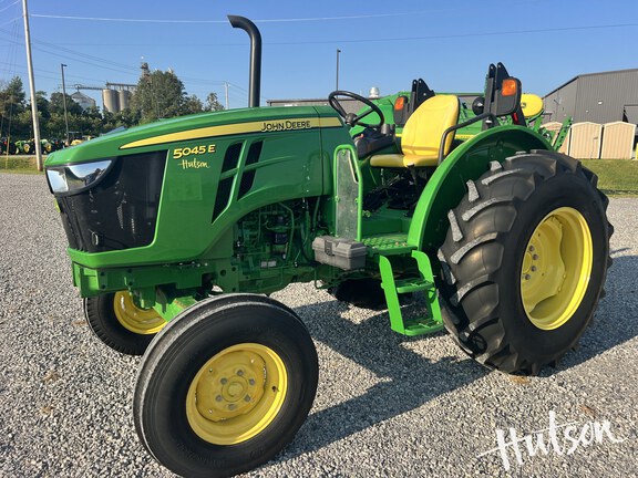 Photo of 2022 John Deere 5045E