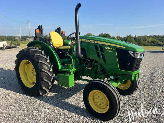 Photo of 2022 John Deere 5045E