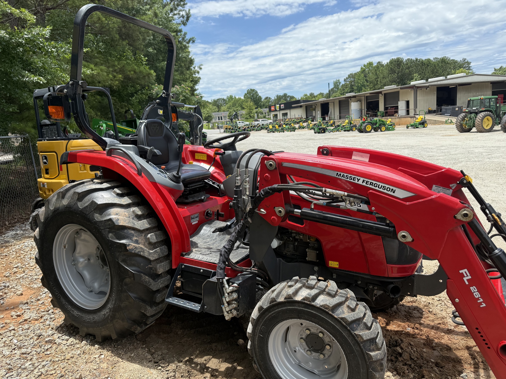 2022 Massey Ferguson 1835M Image 4