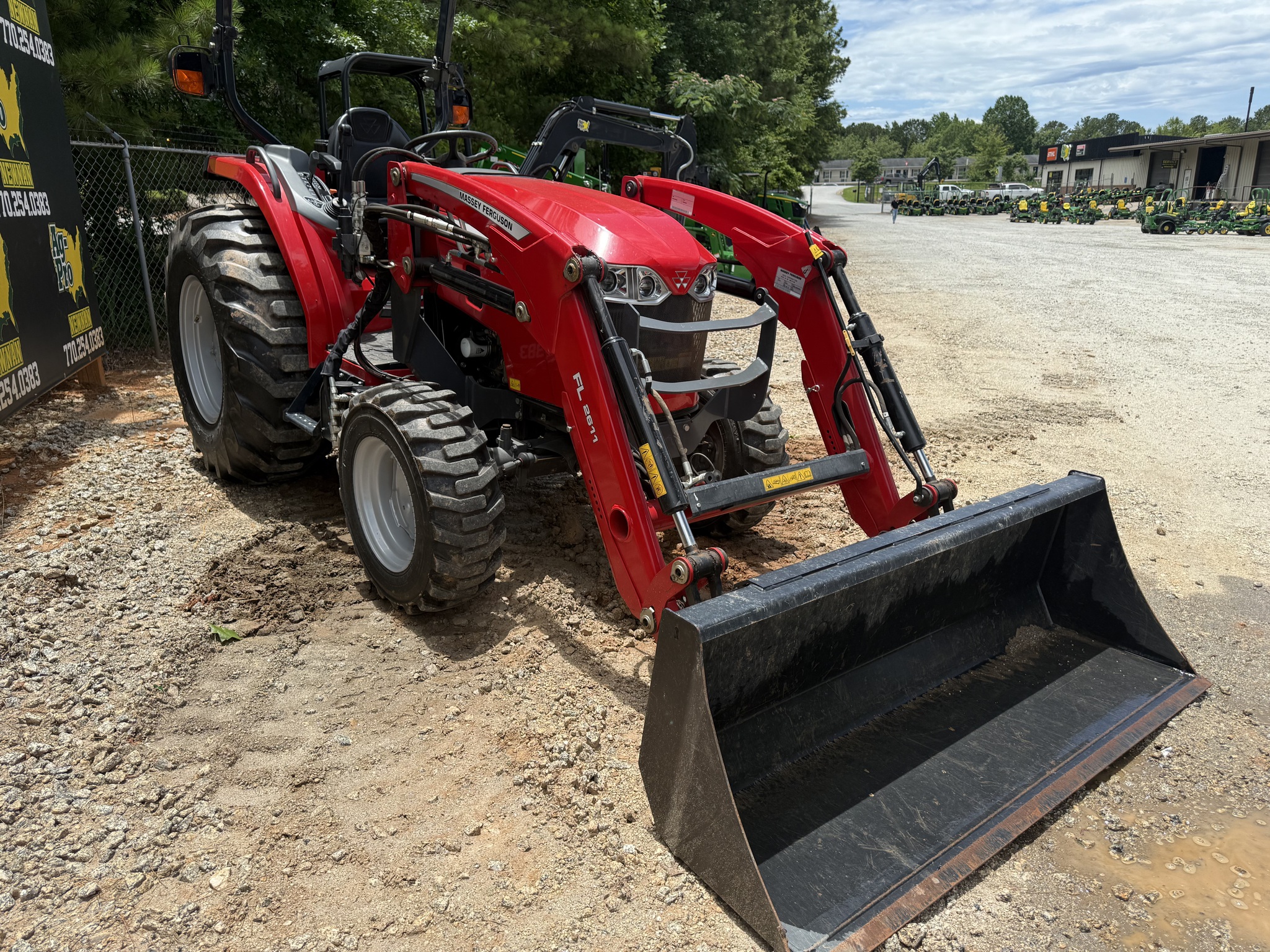 2022 Massey Ferguson 1835M Image 3
