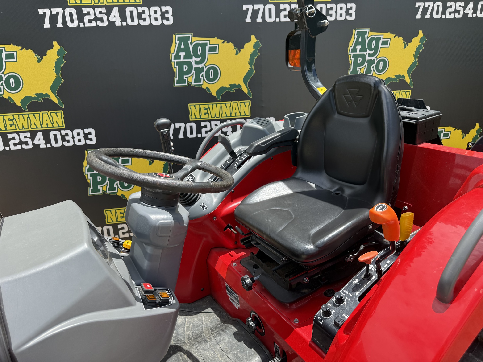 2022 Massey Ferguson 1835M Image 7