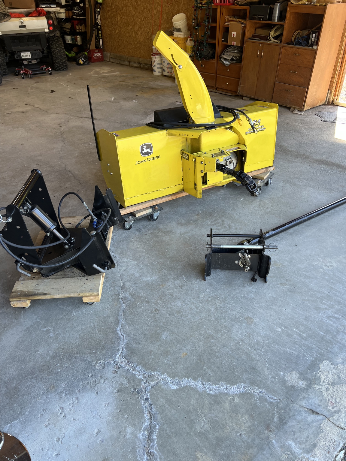 2016 John Deere 1025R Image 8