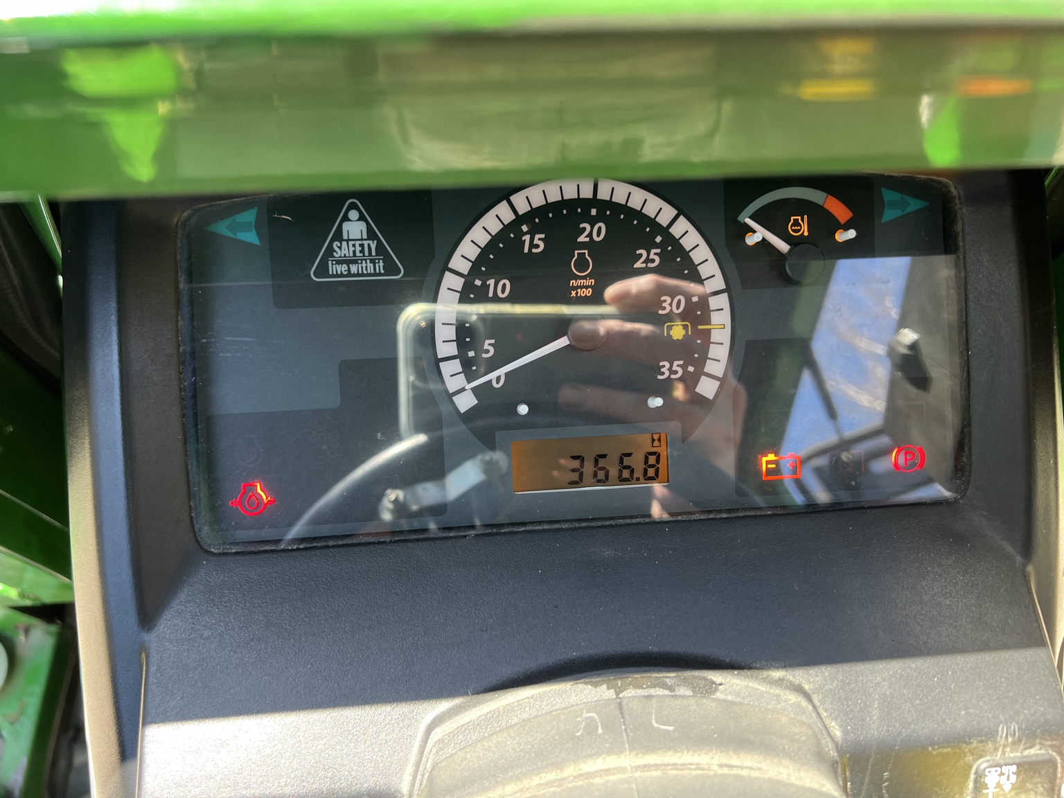2016 John Deere 1025R Image 7