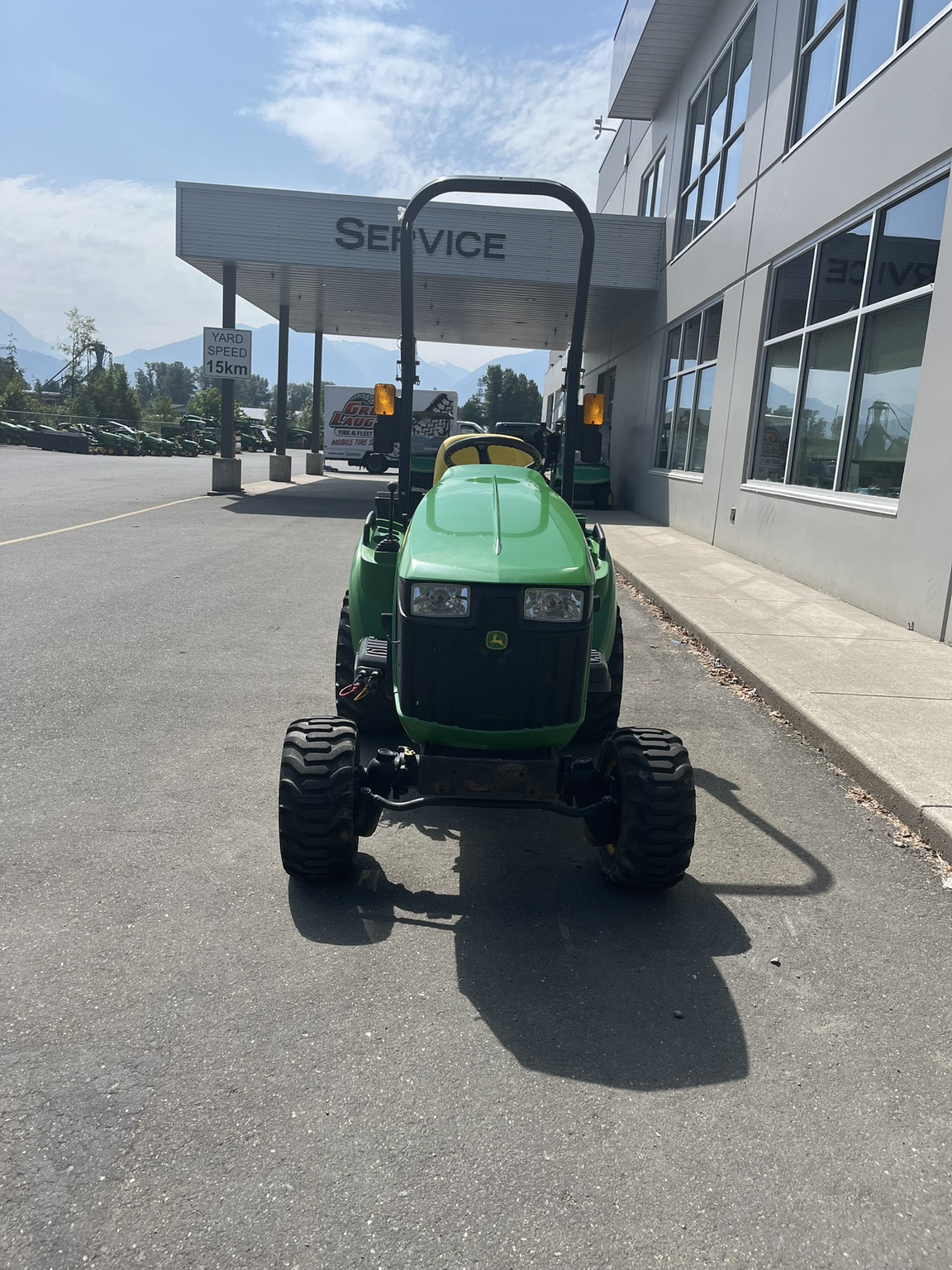 2019 John Deere 1023E Image 2