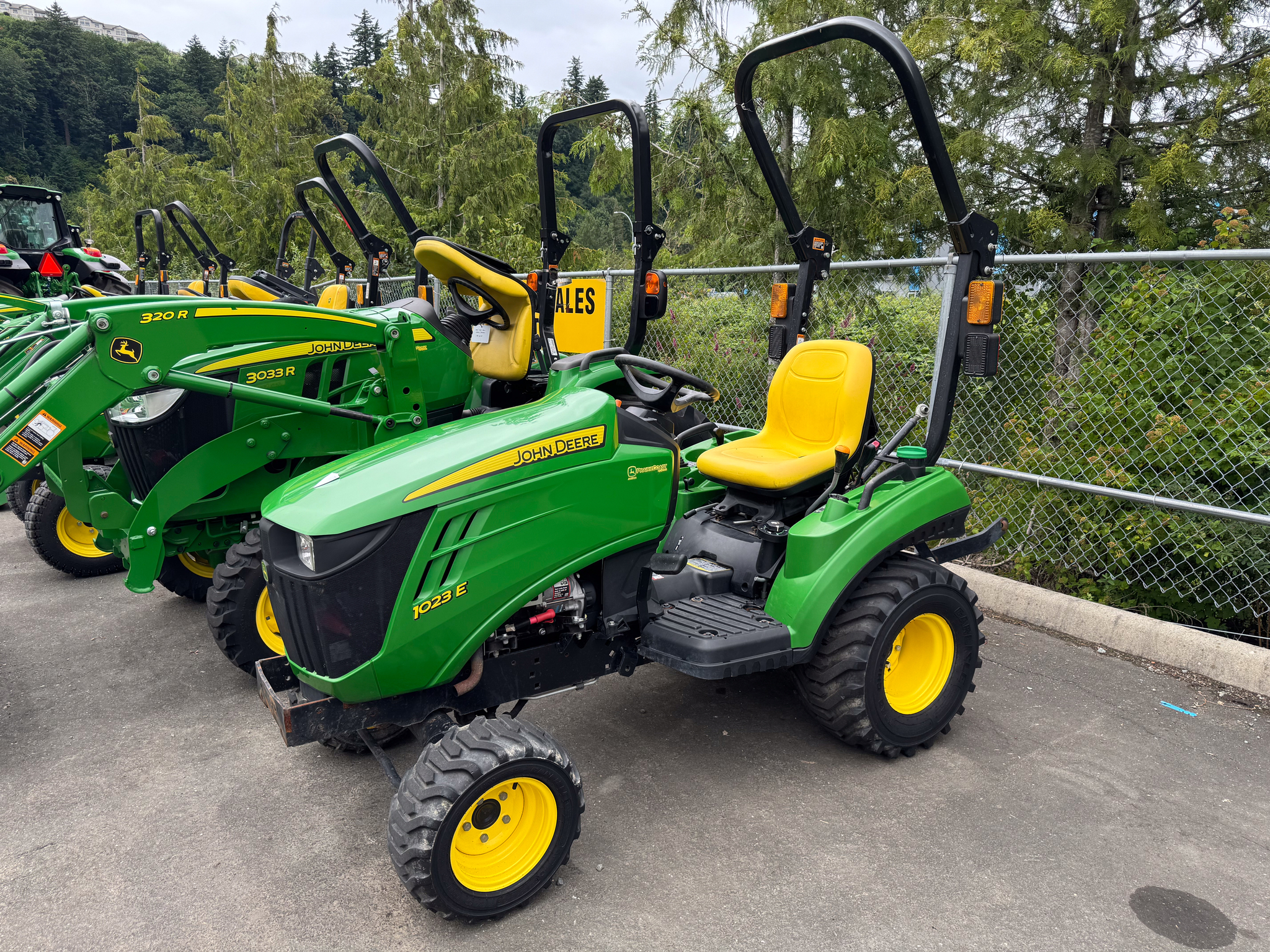 2019 John Deere 1023E Image 1