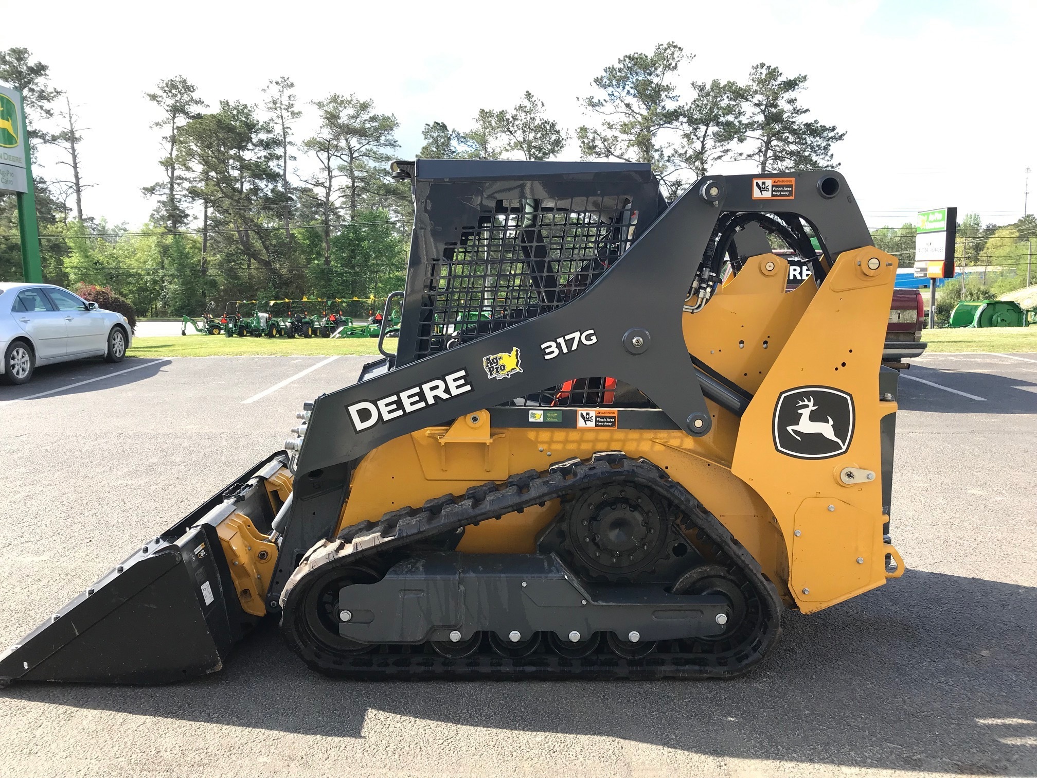 2025 John Deere 317G Image 2