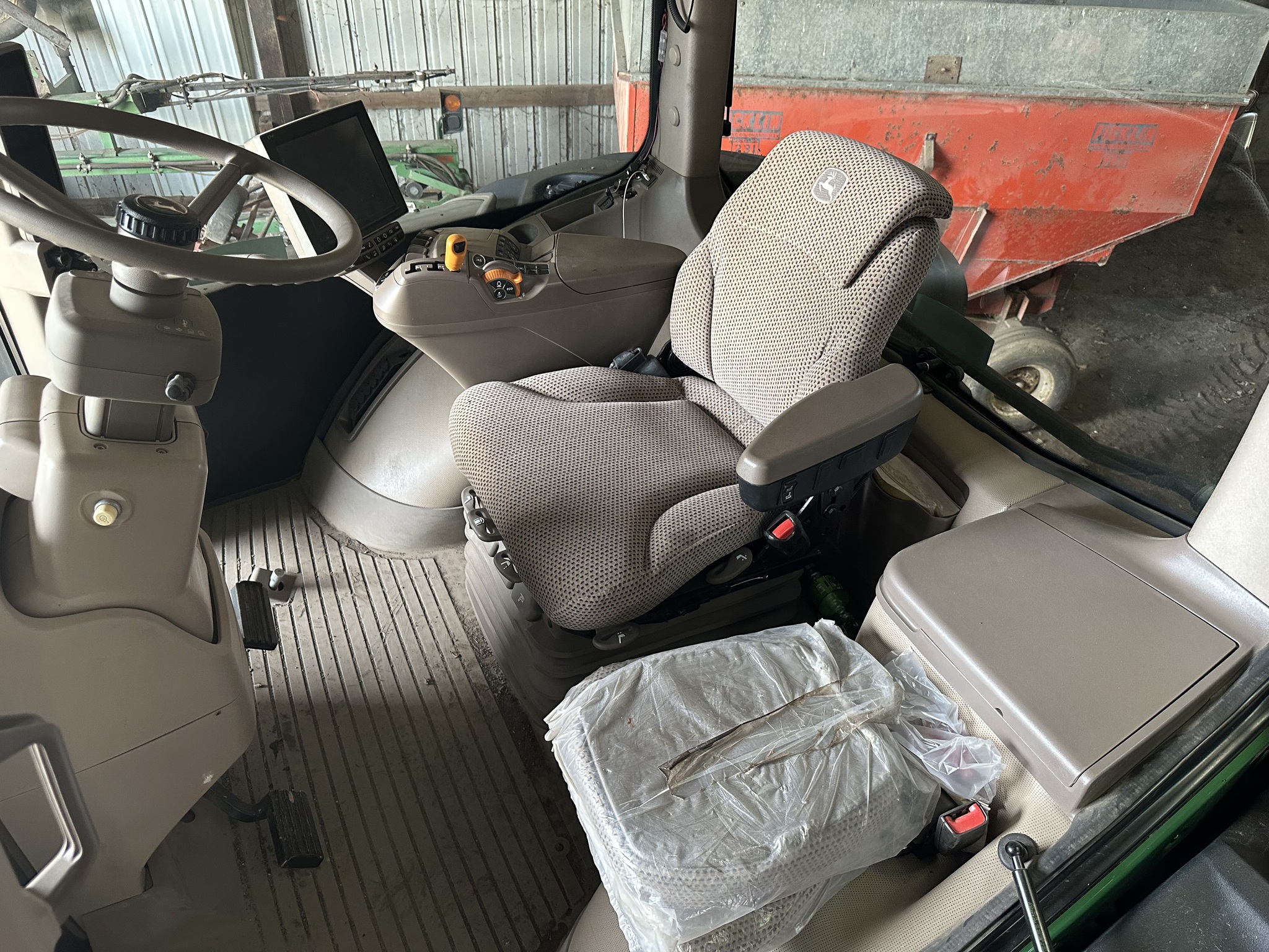  2021 John Deere 9520RT at Heritage Tractor in Lacon, IL
