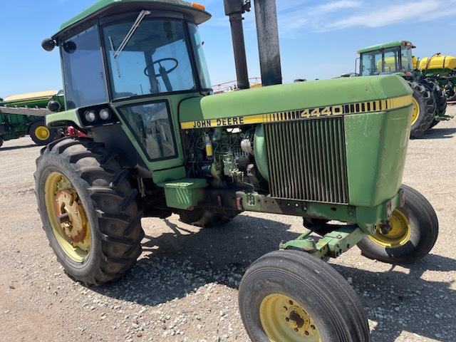 1980 John Deere 4440 Image 2