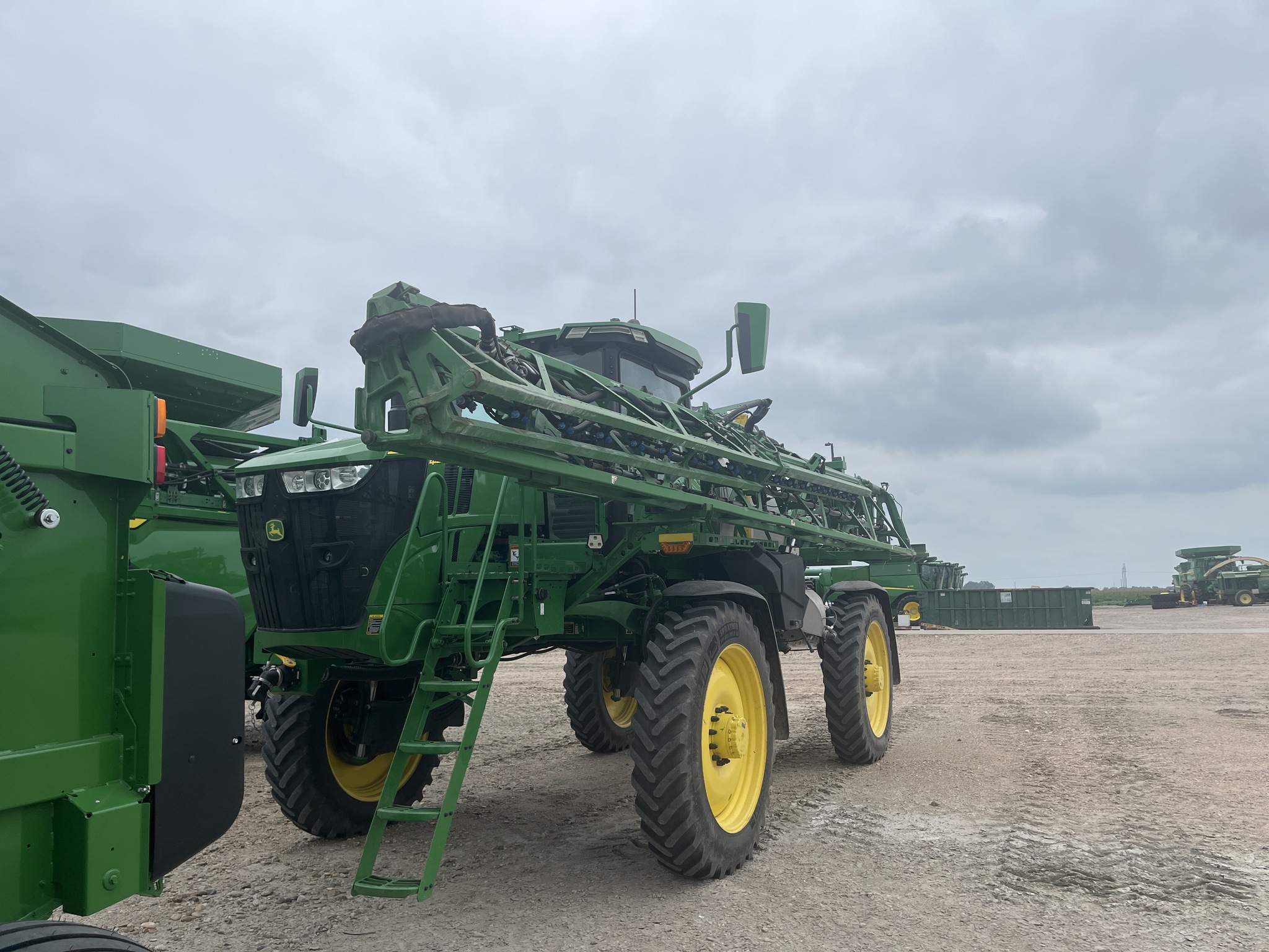 2023 John Deere 412R Image 5