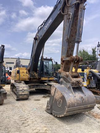 Photo of a 2023 John Deere 350 P