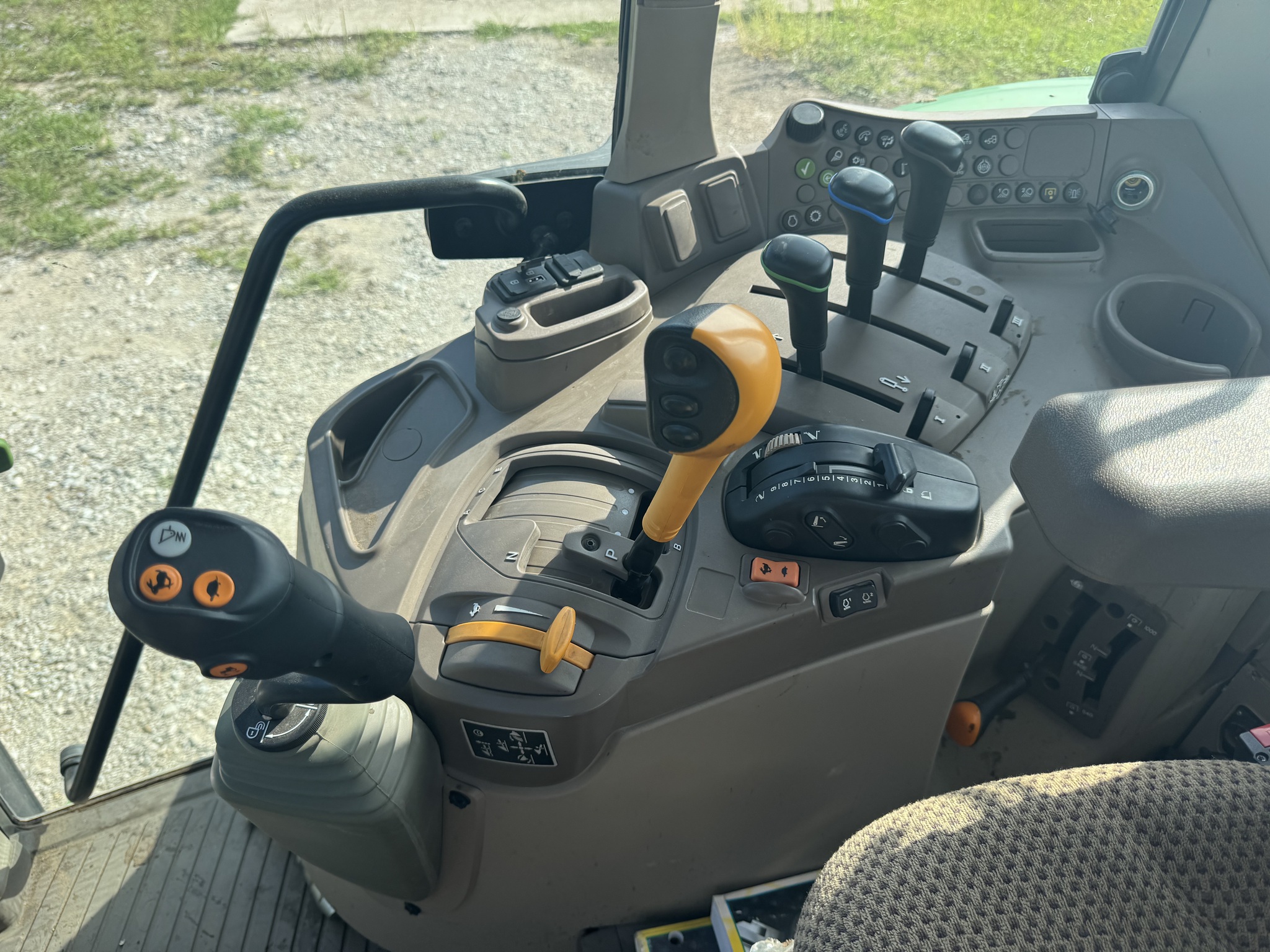 2024 John Deere 6110M Image 13