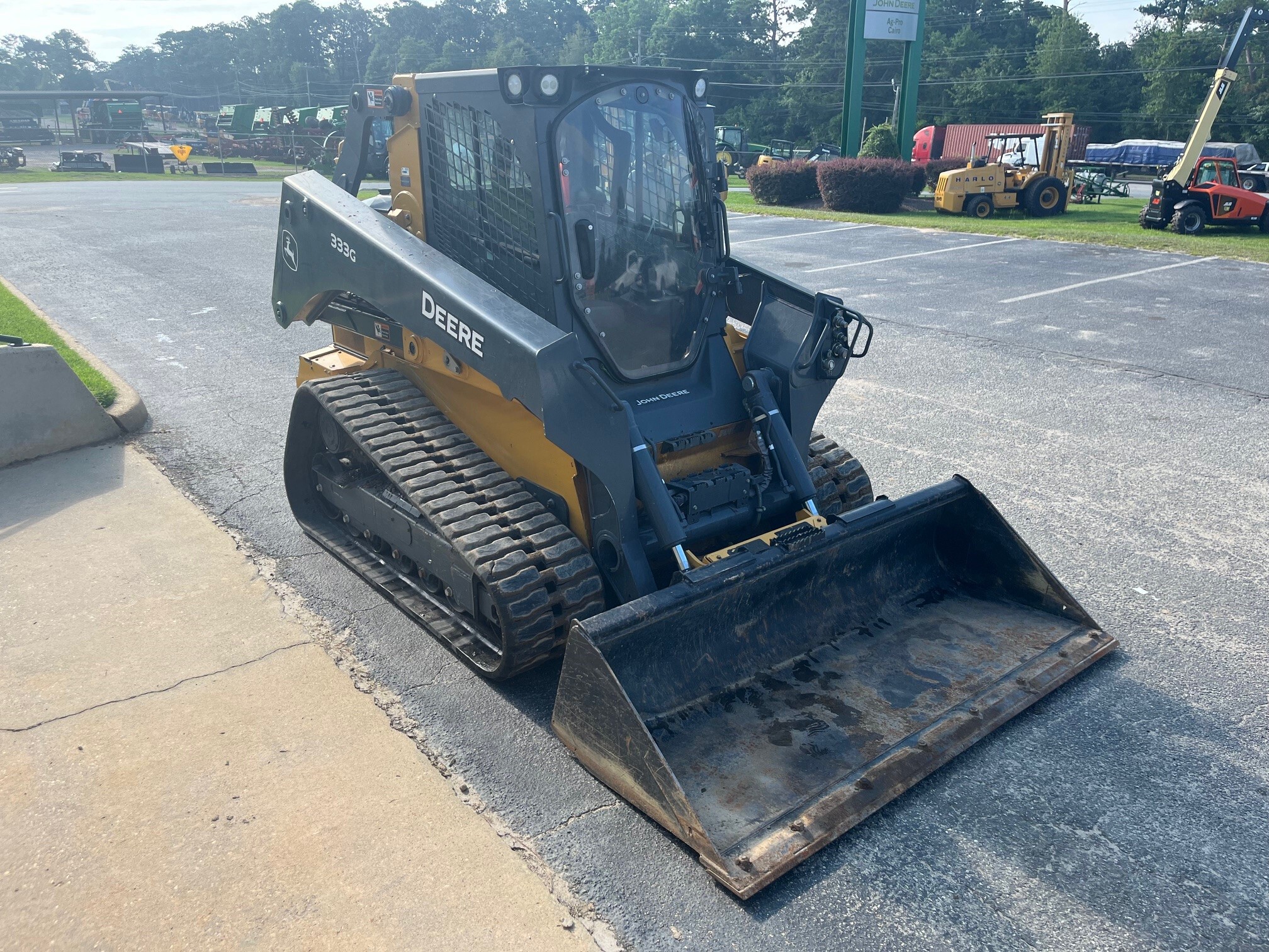 2022 John Deere 333G Image 4
