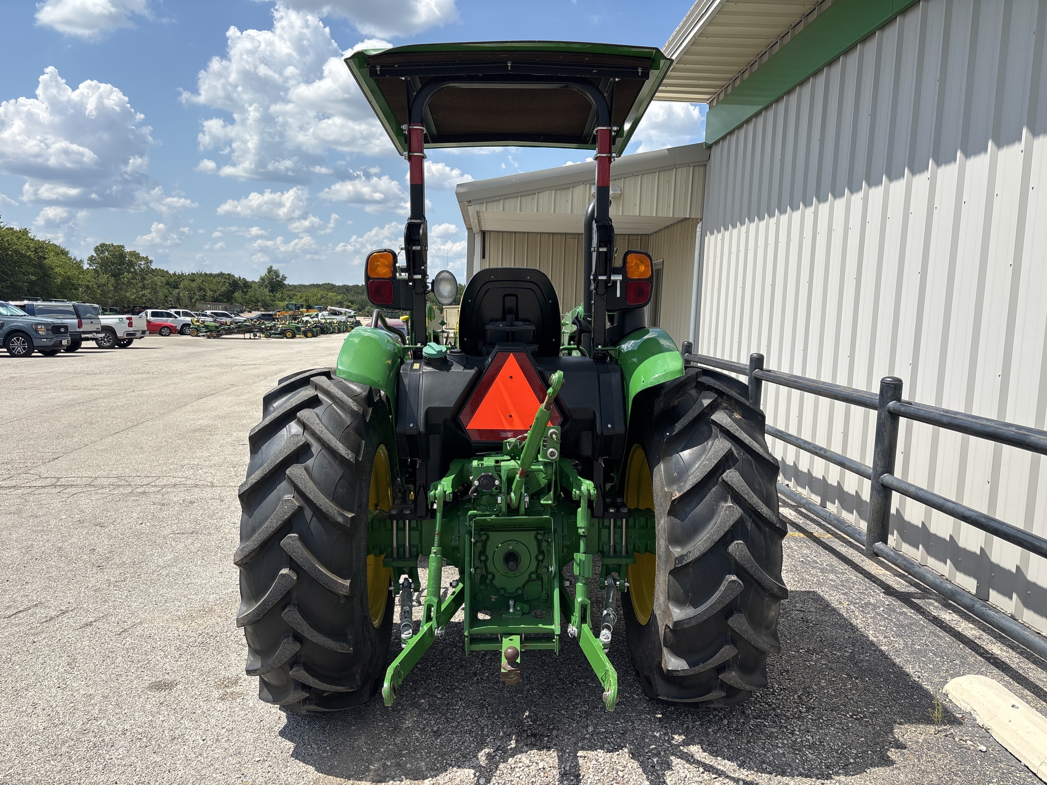2022 John Deere 5045E Image 5